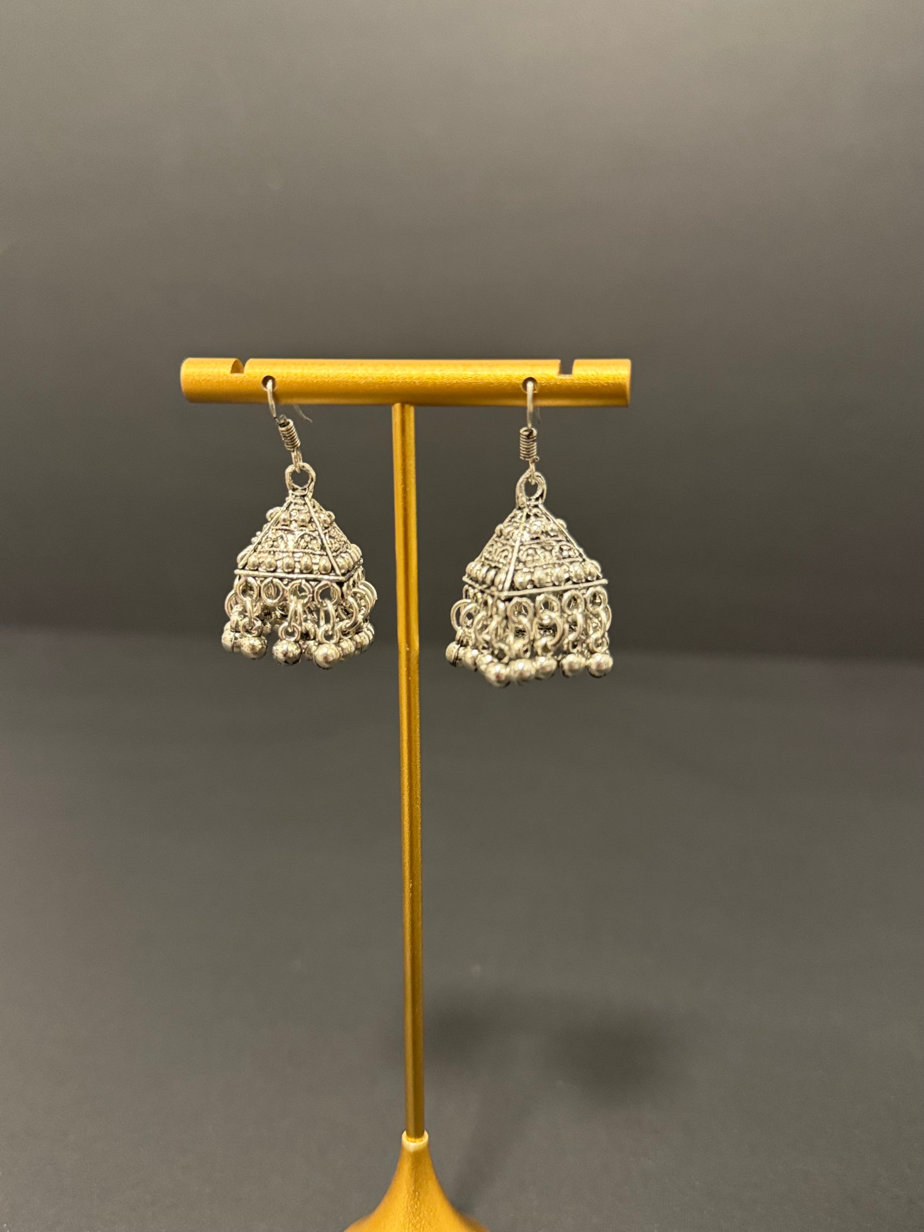 Trikoot Jhumkas