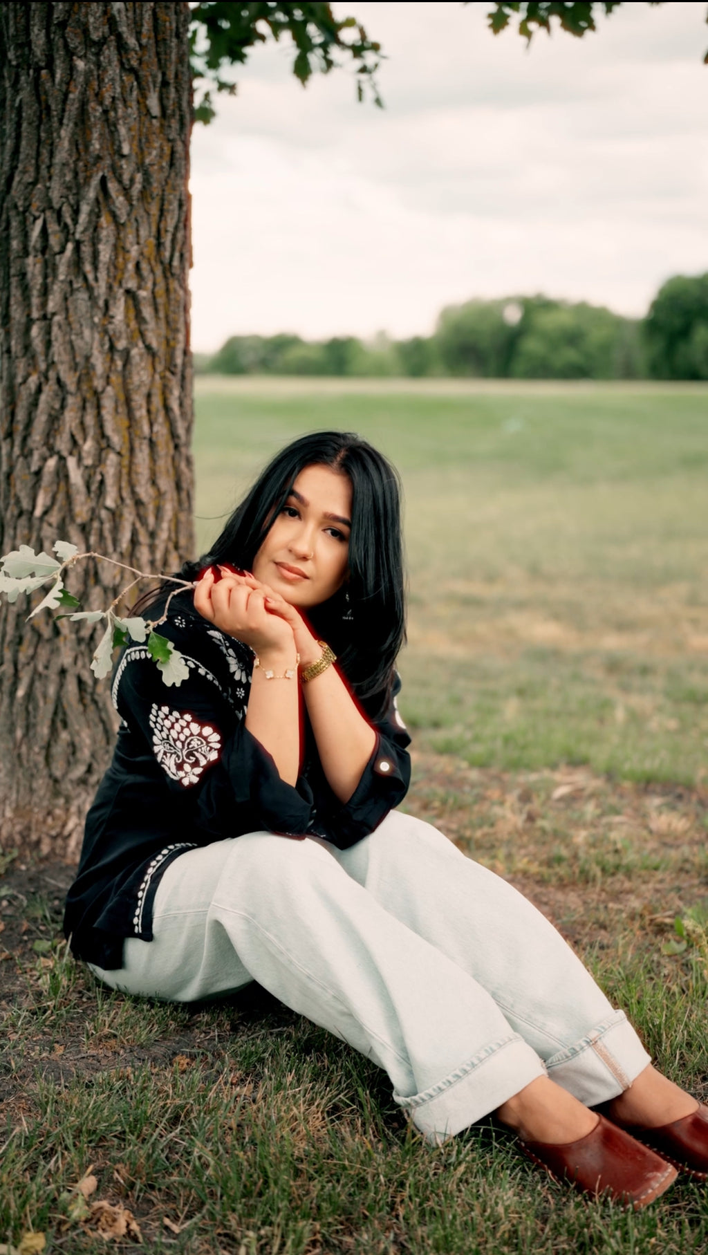 Black Swan - Black Shirt