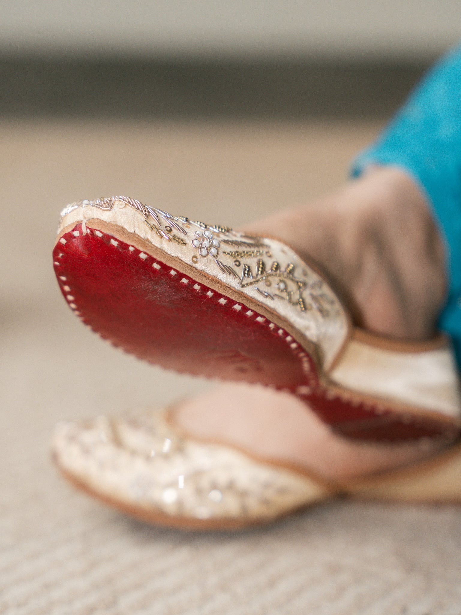 Sunehri Saaj - Golden Handwork punjabi Jutti