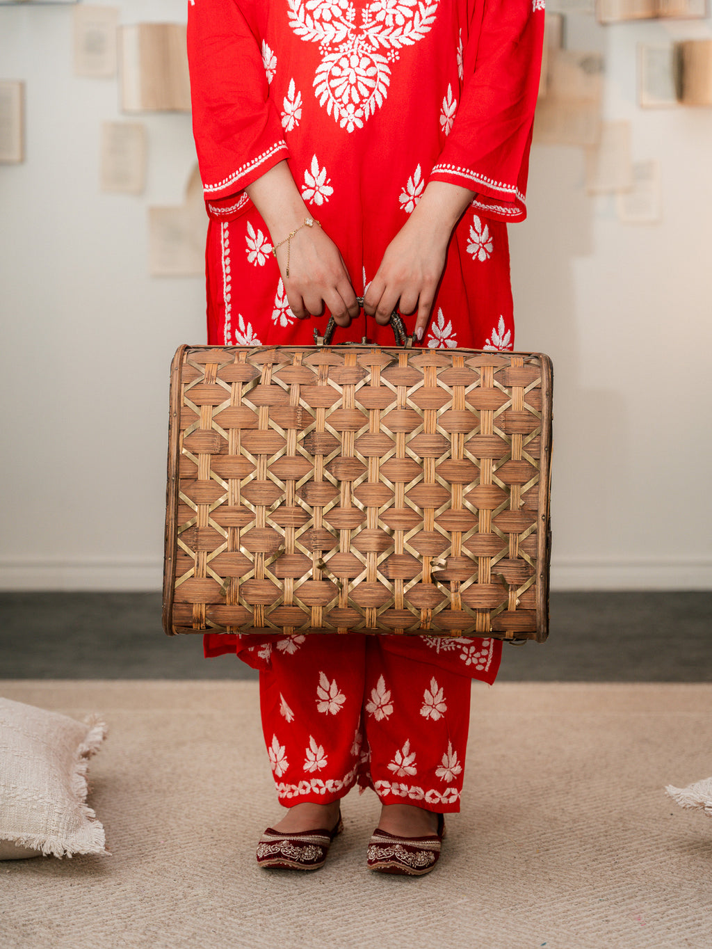 Laal Nazakat - Red Velvet Punjabi Jutti