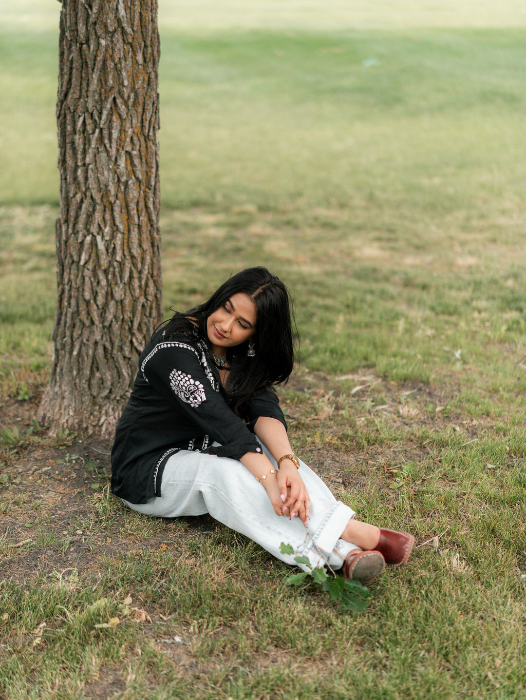 Black Swan - Black Shirt