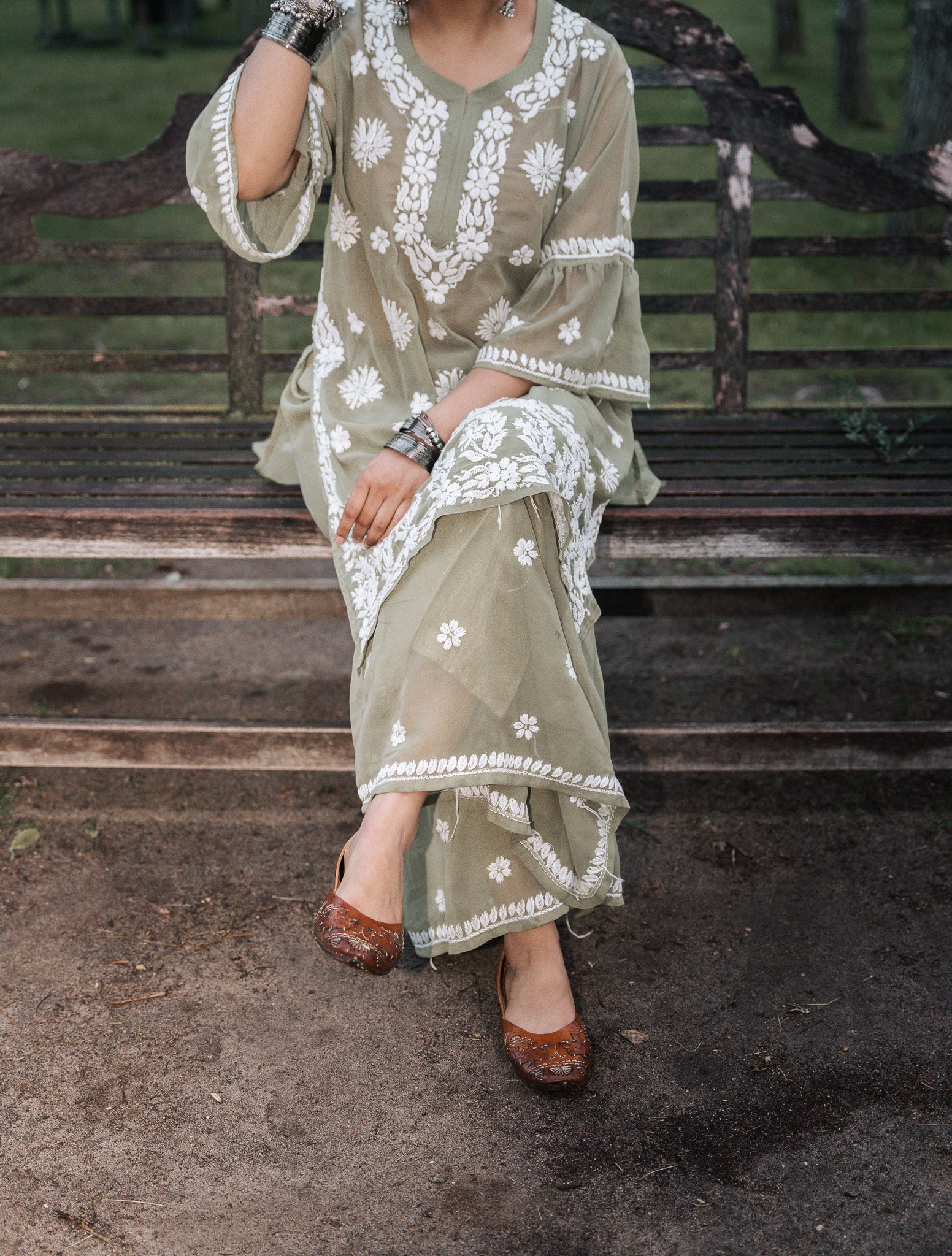 Georgette Pista Garaara Outfit